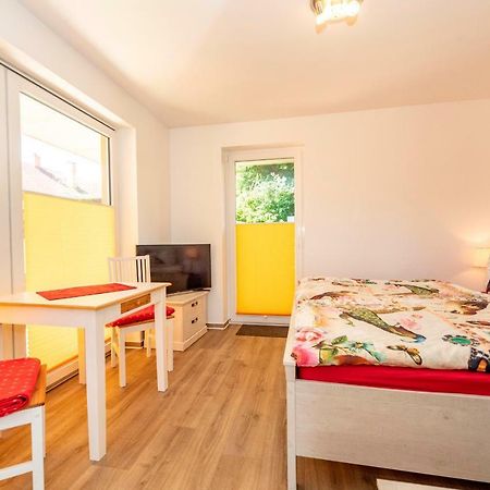 Villa Mia Nr 1 Mit Terrasse Eg 1 Raum Wohnung Герен Екстер'єр фото